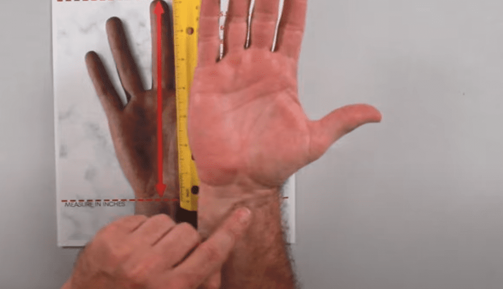 How to Measure Glove Size (With Pictures) 